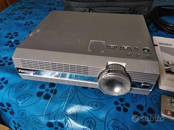 Videoproiettore Panasonic PT-AE100E