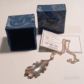 Ciondolo cesellato con catena Ag 925