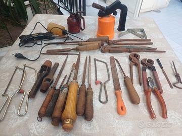 lotto di tanti attrezzi da lavoro