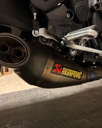 Scarico akrapovic mt07 omologato