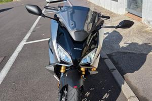 Honda Forza 750