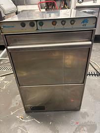 Lavastoviglie professionale