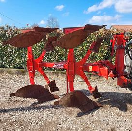 Aratro bivomere variabile idraulico Cravero