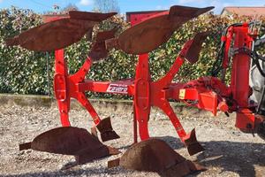 Aratro bivomere variabile idraulico Cravero