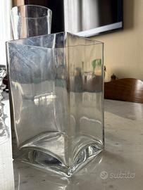 Vaso in vetro quadrato altezza 20cm bocca 12 cm