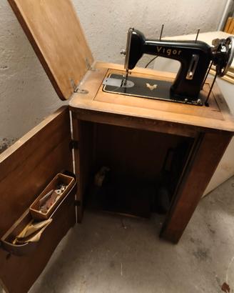 macchina da cucire vintage
