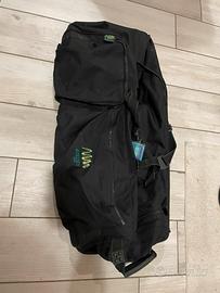 Borsone semi rigido con rotelle