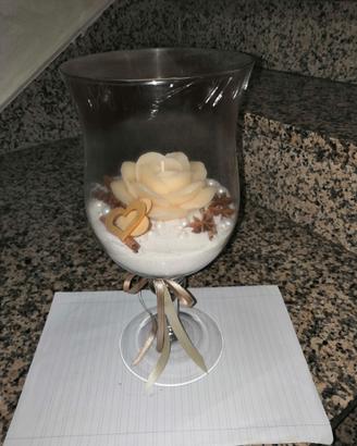 Vaso in vetro con candela