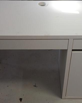 Scrivania bianca bambino