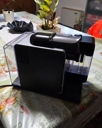 macchina del caffé delonghi lattissima