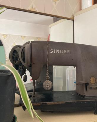 Macchina da cucire Singer 451K5 - ritiro a mano