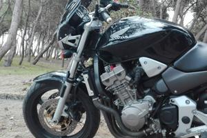 Honda Hornet 900  