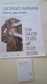 Raccoglitore e poster nuovi della mostra di Armani
