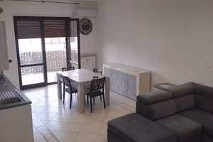Disponibile luminoso appartamento 