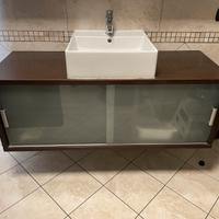 Mobile bagno con specchiera comtenitore
