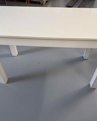 Tavolino laccato bianco