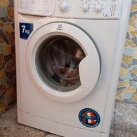 Lavatrice INDESIT 7 kg IWC 7115