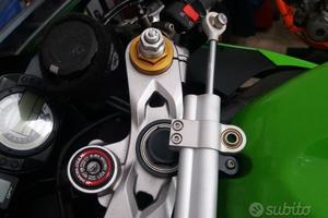 Kit completo ammortizzatore di sterzo e staffaggio