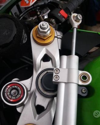 Kit completo ammortizzatore di sterzo e staffaggio