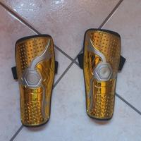 parastinchi bambino da calcio