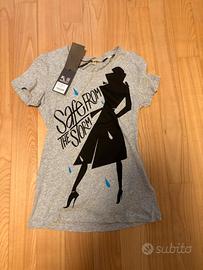 T-Shirt Burberry "Safe From The Storm" - Nuovo