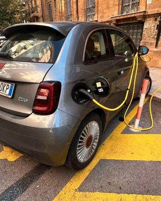 Fiat 500e (RED) del 2021 100% Elettrica