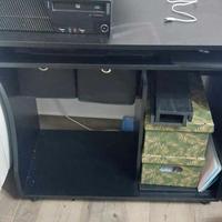 postazione fissa pc monitor completa