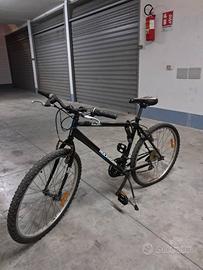 Mountain Bike Btwin Rockrider 5.0 Taglia S (26")