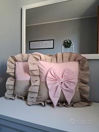 Coppia copricuscini shabby chic con rouches