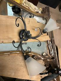 Lampadario in ferro battuto a tre luci