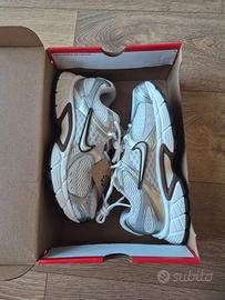 Nike V2K Run Taglia 40 - Nuove con Scatola/Etichet
