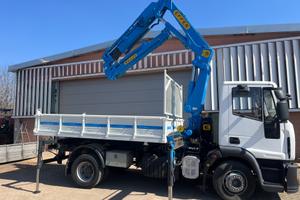 Iveco Eurocargo 140 con gru e ribaltabile