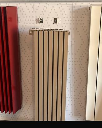 Termosifoni vari colori e modelli