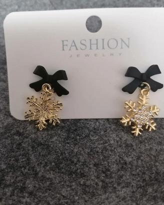 Orecchini con un design fiocco di neve
