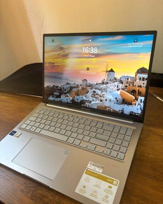 ASUS VIVOBOOK i9 - 32GB RAM - 1TB SSD - 16’’