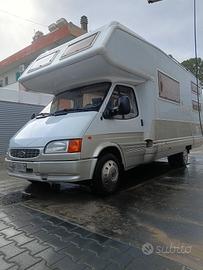 Camper mansardato Laika Ecovip luxury 