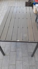 tavolo da esterno con 4 sedie