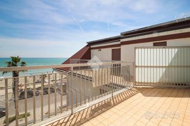 4 LOCALI A MARTINSICURO