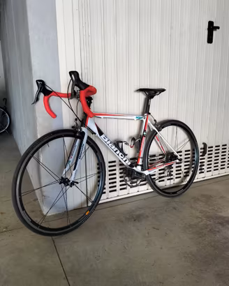 Bici da corsa Bianchi in carbonio – Taglia S