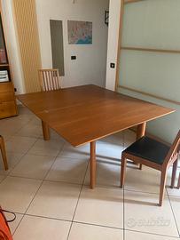 Parete attrezzata, tavolo allungabile 4 sedie