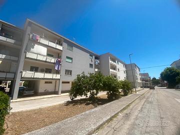 Via del Nuoto - 112 mq con cantina -Termoli (Cb)