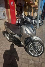 Piaggio Beverly Tourer 300