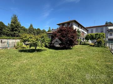 PORZIONE DI BIFAMILIARE A CALCO