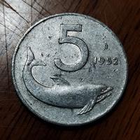 Moneta 5 lire italiane anno 1952