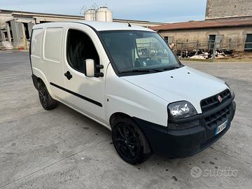 FIAT DOBLO’  1,9 jtd 2001 riverniciato