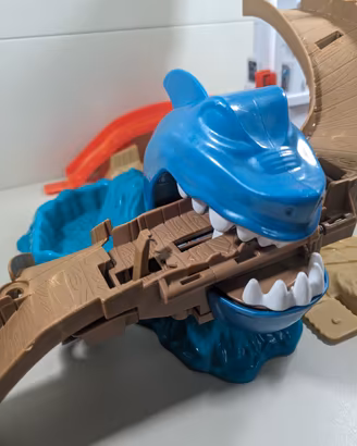 Pista Hot Wheels Shark Beach Attack Squalo Mattel