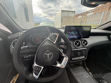 Mercedes GLA 200D night pack 2018 automatica