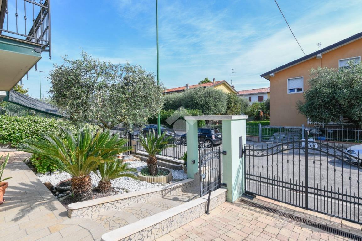 PORZIONE DI BIFAMILIARE A PESCHIERA DEL GARDA - Vista 5