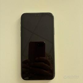 Iphone 11 usato completo di caricatore