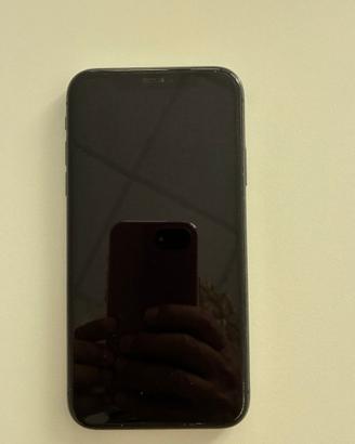 Iphone 11 usato completo di caricatore